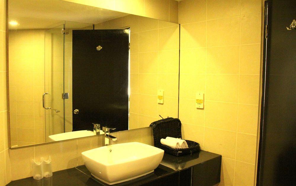 Oyo 89693 Perkasa Hotel Keningau Near Hospital Keningau المظهر الخارجي الصورة