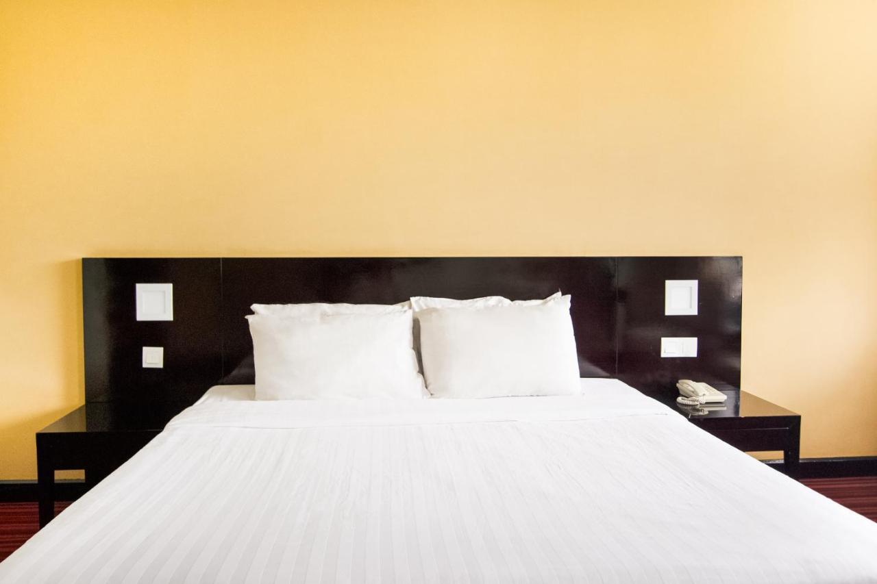 Oyo 89693 Perkasa Hotel Keningau Near Hospital Keningau المظهر الخارجي الصورة