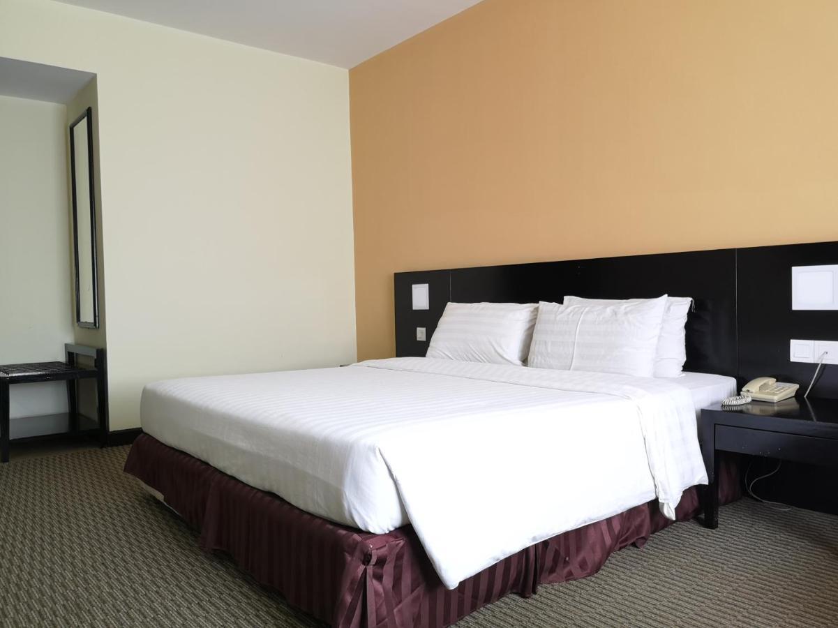 Oyo 89693 Perkasa Hotel Keningau Near Hospital Keningau المظهر الخارجي الصورة